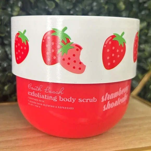 Strawberry Shortcake South Beach Exfoliating Body Scrub - Picture 1 of 3